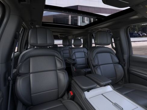 New 2026 Lincoln Navigator L Reserve w/ Jet Appearance Package AWD/4WD image 10