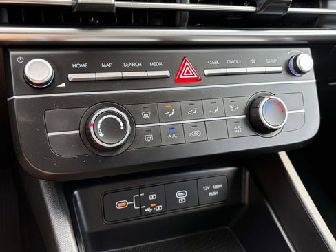 Certified 2025 Hyundai Tucson SE image 16