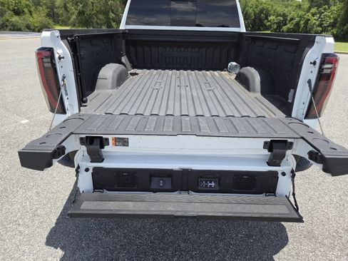 Used 2024 GMC Sierra 2500 AT4X AWD/4WD image 26
