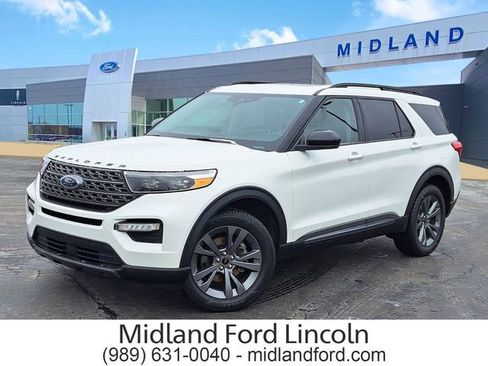 Certified 2022 Ford Explorer XLT w/ Equipment Group 202A image 1