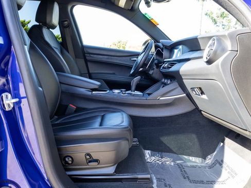 Used 2022 Alfa Romeo Stelvio Sprint image 14