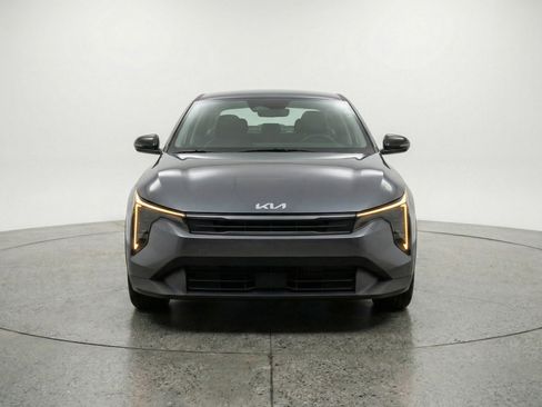Used 2025 Kia K4 FWD image 2