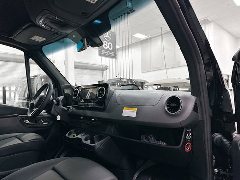 Used 2026 Mercedes-Benz Sprinter 2500 image 29