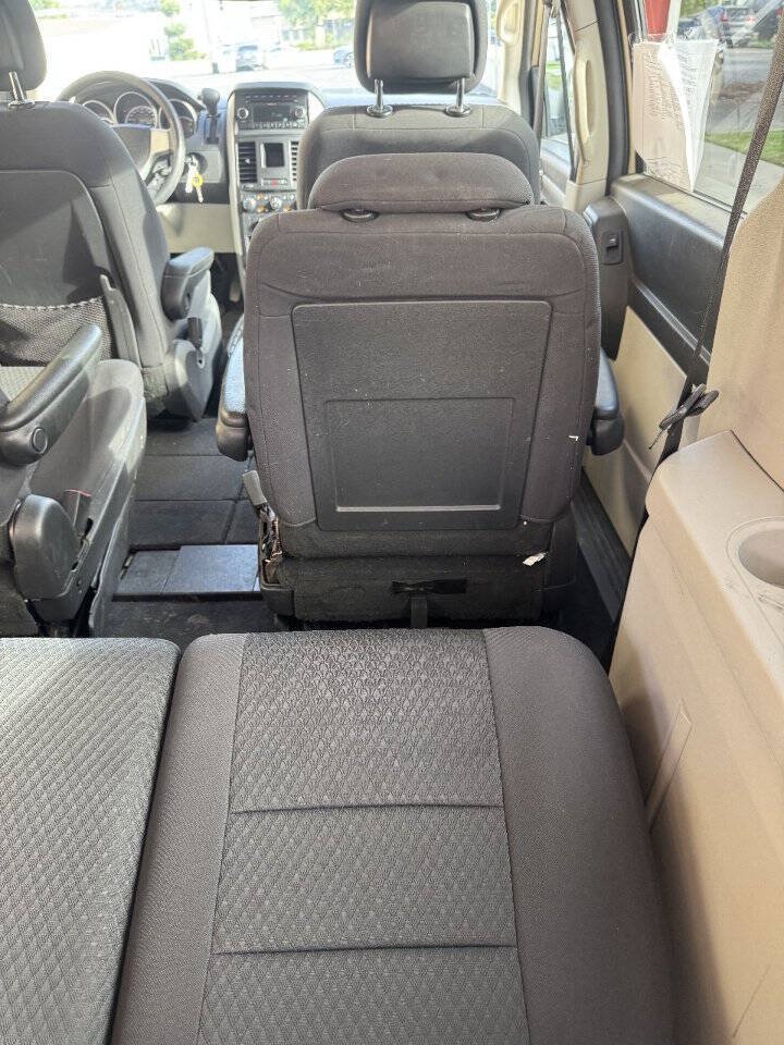 Used 2010 Dodge Grand Caravan SE w/ Climate Group FWD image 37
