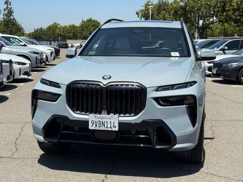 Used 2026 BMW X7 xDrive40i w/ M Sport Package AWD/4WD image 2