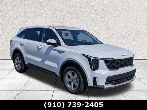 New 2026 Kia Sorento LX FWD image 1