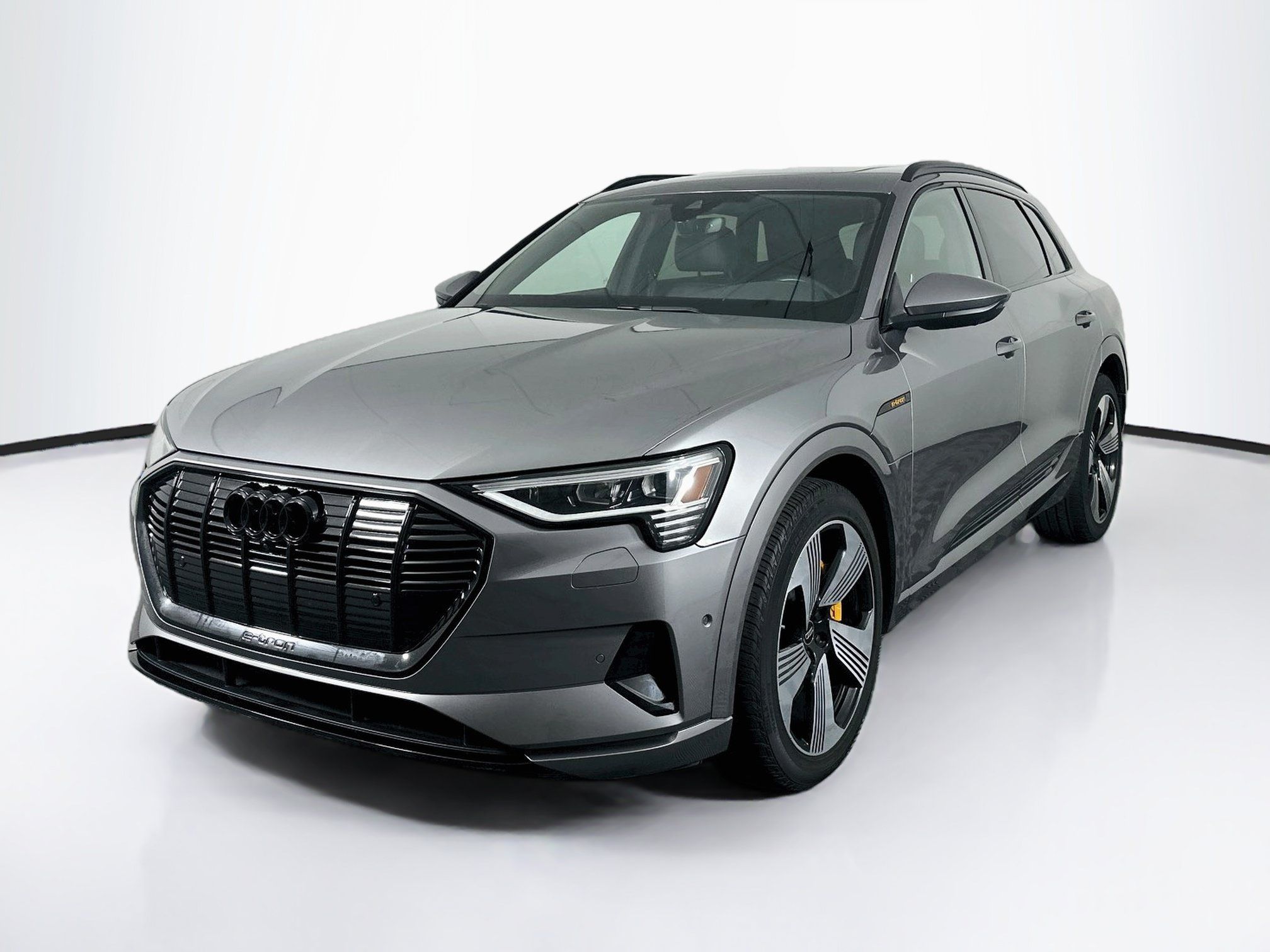 Used 2023 Audi e-tron Premium Plus AWD/4WD image 3