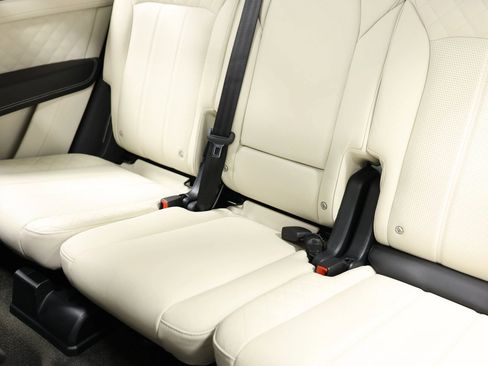 Used 2018 Bentley Bentayga Onyx Edition AWD/4WD image 67