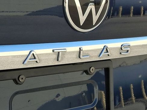 Used 2022 Volkswagen Atlas Cross Sport SE AWD/4WD image 31