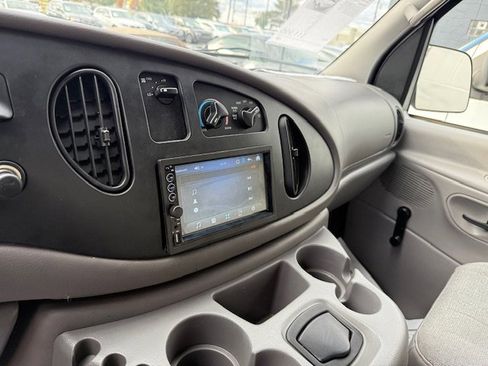 Used 2002 Ford E-250 and Econoline 250 image 17