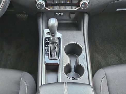 Used 2025 Nissan Altima 2.5 SV FWD image 12