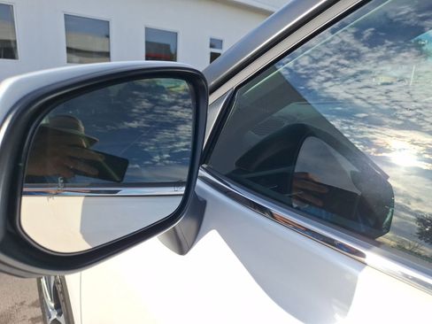 Used 2025 Toyota Highlander XLE image 15