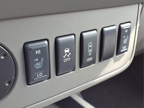 Used 2020 Nissan Frontier SV w/ Midnight Edition Floor Mats image 27