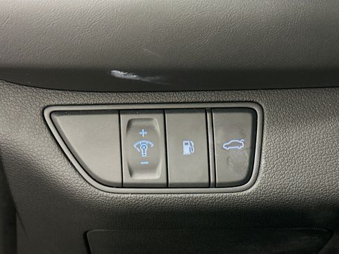 Used 2025 Genesis G70 2.5T AWD/4WD image 17