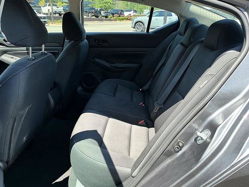 Used 2024 Nissan Altima 2.5 SV FWD image 23