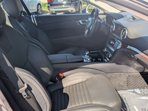 Used 2013 Mercedes-Benz SL 550 image 32