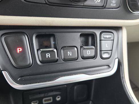 Used 2019 GMC Terrain Denali w/ Advanced Safety Package image 14