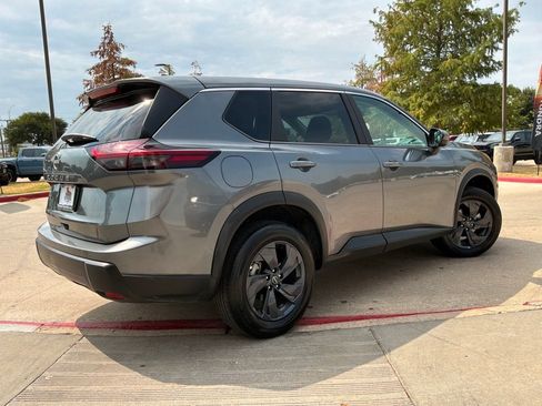 Used 2026 Nissan Rogue SV FWD image 6