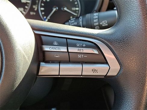 Used 2022 MAZDA MAZDA3 s image 21