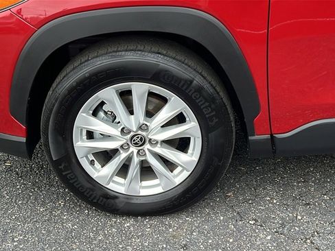 Used 2023 Toyota Corolla Cross LE image 9