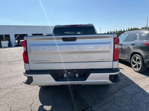 Used 2020 Chevrolet Silverado 1500 Custom w/ Custom Value Package AWD/4WD image 3