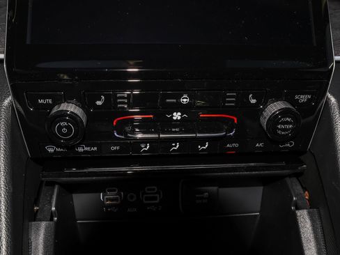 New 2025 Jeep Grand Cherokee Limited w/ Black Appearance Package image 18