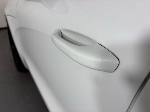 Used 2018 Porsche Macan AWD/4WD image 14