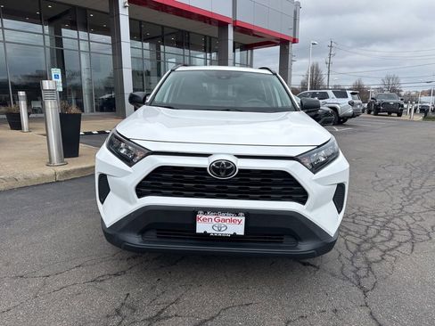 Used 2021 Toyota RAV4 LE image 9