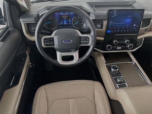 Used 2024 Ford Expedition Limited image 25