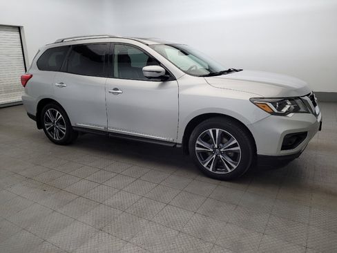 Used 2019 Nissan Pathfinder Platinum image 11