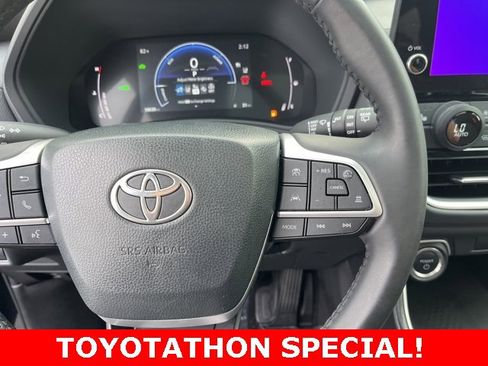 Used 2024 Toyota Grand Highlander XLE image 20
