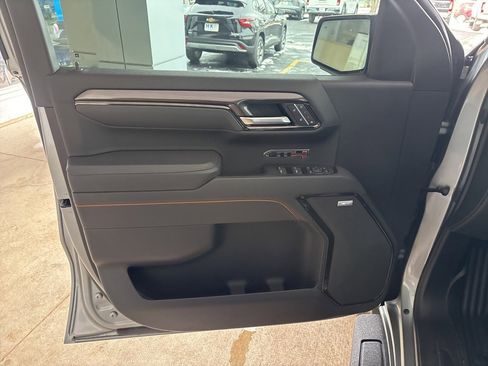 Used 2025 GMC Sierra 1500 AT4 w/ AT4 Premium Package image 6