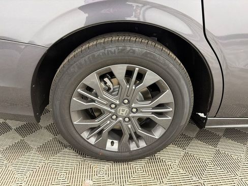 New 2026 Honda Odyssey Touring image 18