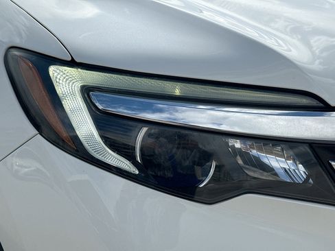 Certified 2018 Honda Pilot Touring image 37