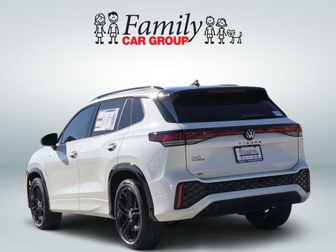 New 2026 Volkswagen Tiguan SE R-Line image 3