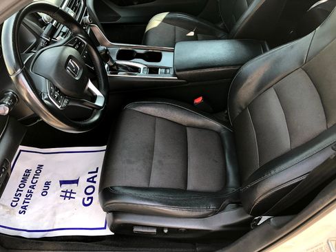 Used 2018 Honda Accord Sport image 10