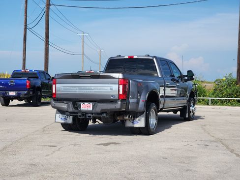 Used 2022 Ford F350 Platinum AWD/4WD image 7