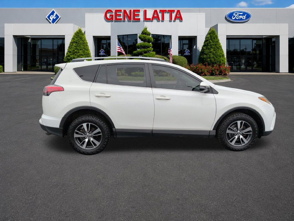 Used 2018 Toyota RAV4 XLE w/ Plus Extra Value Package AWD/4WD image 9