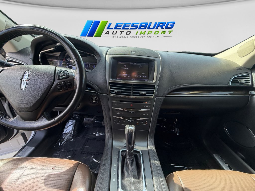 Used 2013 Lincoln MKT AWD image 12