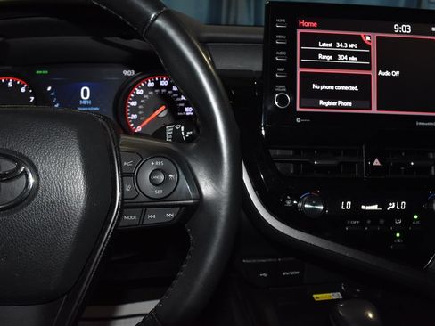 Used 2023 Toyota Camry XSE FWD image 9
