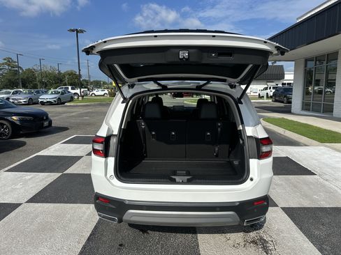 Used 2024 Honda Pilot Elite image 5