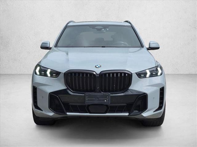 Used 2024 BMW X5 xDrive40i w/ M Sport Package AWD/4WD image 3