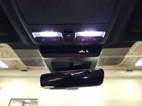 Certified 2025 MAZDA CX-70 3.3 Turbo S w/ Premium Package image 18