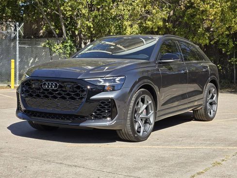 New 2026 Audi RS Q8 performance image 4