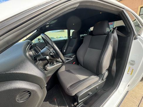 Used 2019 Dodge Challenger R/T image 18