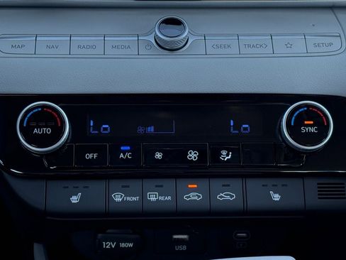 New 2026 Hyundai Elantra Limited FWD image 28