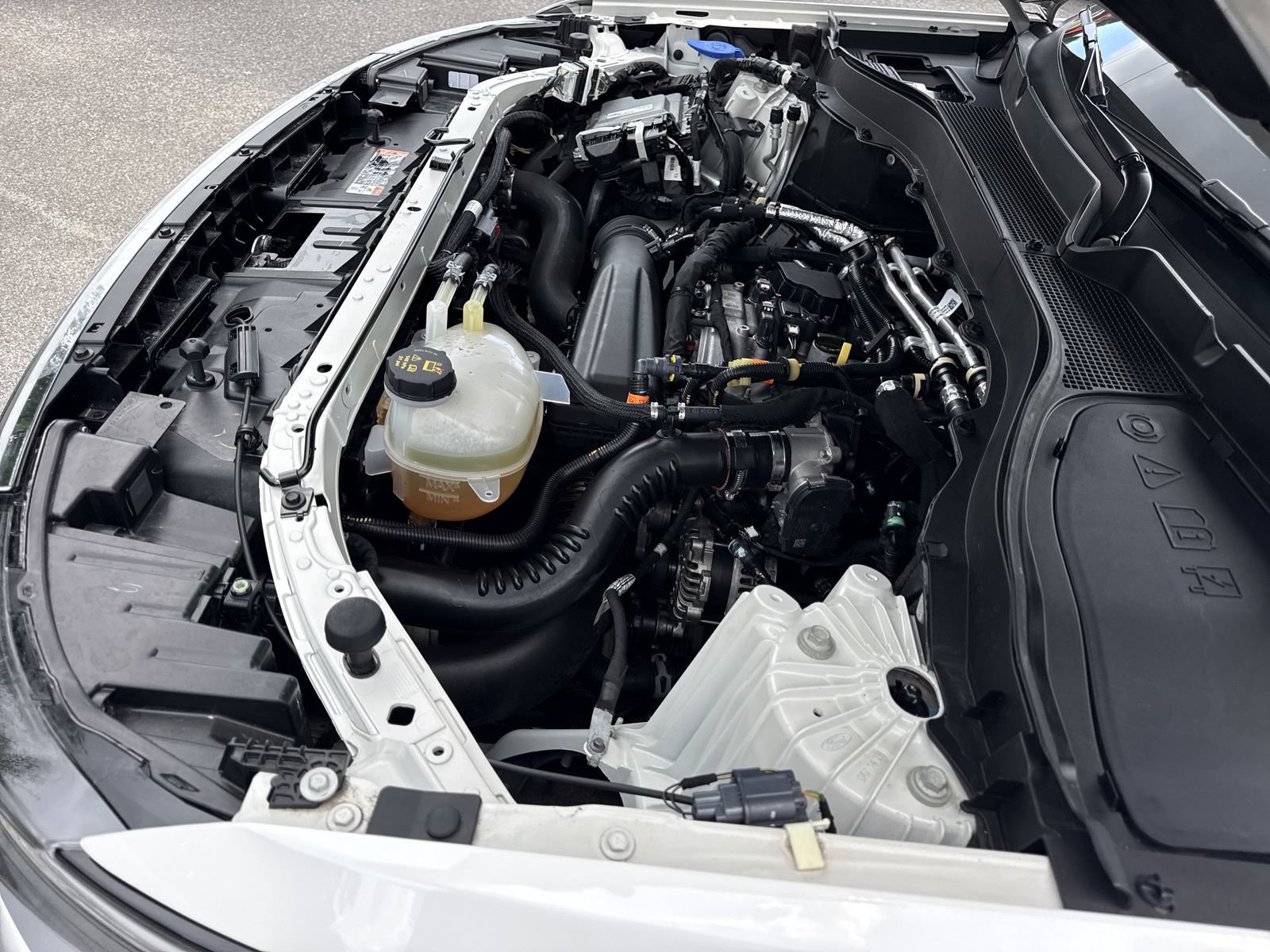 Used 2025 Ford Explorer Active RWD image 37