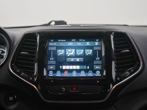 Used 2020 Jeep Cherokee Limited AWD/4WD image 15