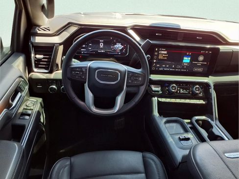 Used 2024 GMC Sierra 2500 Denali w/ Denali Reserve Package AWD/4WD image 7