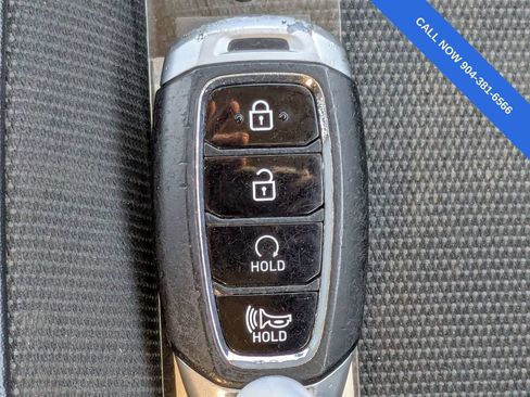 Used 2023 Hyundai Venue Limited FWD image 34